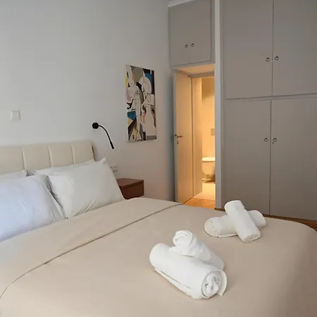 Brand New 3bedroom Athenian Flat In Koukaki *
